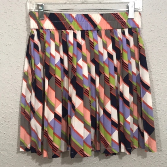 Banana Republic Geometric Print Pleated Skirt size 8P - Picture 1 of 9